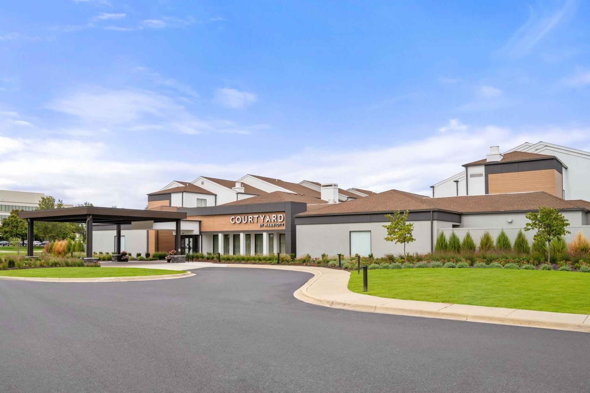Courtyard By Marriott Detroit Livonia Hotel Exterior photo